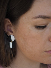 Charger l'image dans la galerie, B&W Stud