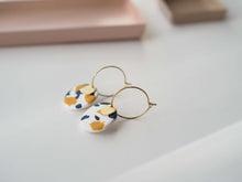 Charger l'image dans la galerie, Anneaux DOT - Terrazzo "Ochre et navy"