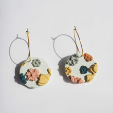 Charger l&#39;image dans la galerie, Fall bouquet - Hoop earrings
